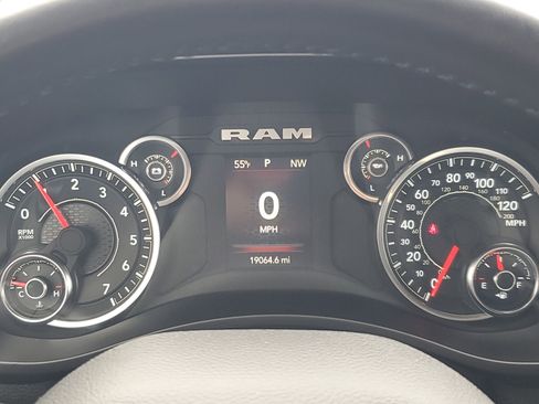 Used 2024 RAM 2500 Big Horn w/ Bed Utility Group image 11