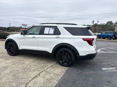 Used 2023 Ford Explorer ST-Line w/ Class IV Trailer Tow Package image 3