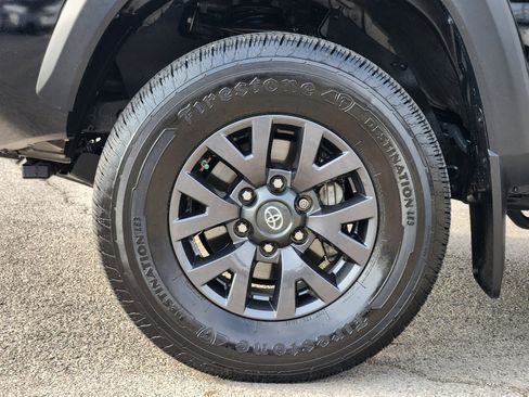 Used 2023 Toyota Tacoma TRD Off-Road w/ Technology Package image 10