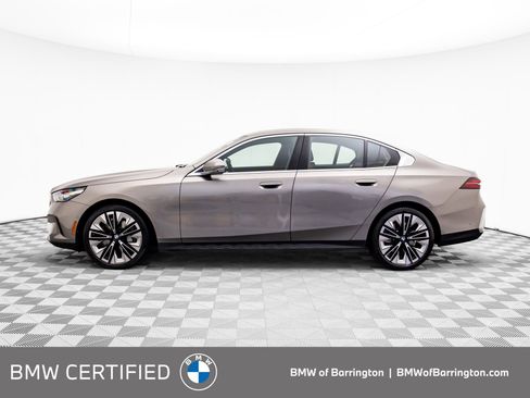 Certified 2025 BMW 540i xDrive image 2