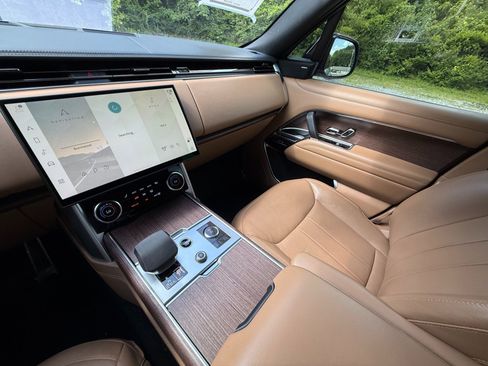 Used 2023 Land Rover Range Rover SE AWD/4WD image 40