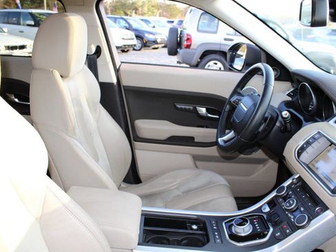 Used 2014 Land Rover Range Rover Evoque Pure image 11