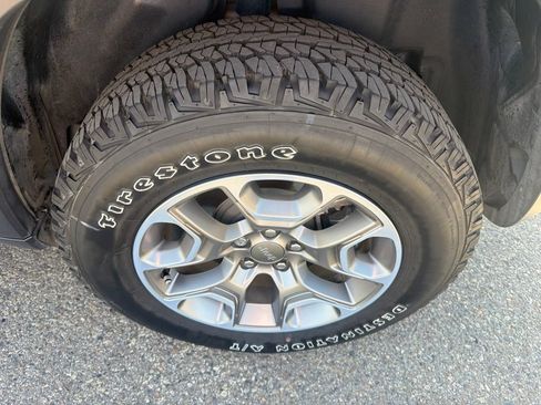 Used 2022 Jeep Cherokee Trailhawk w/ Sun, Sound & Nav Group AWD/4WD image 29