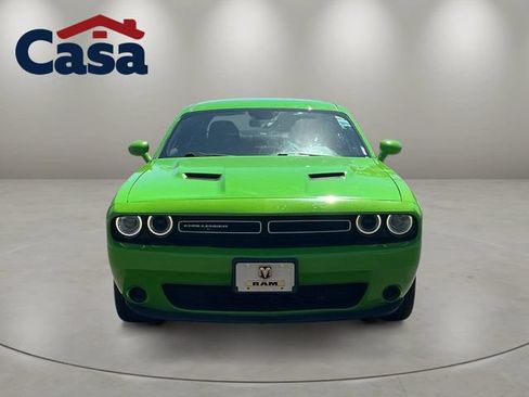 Used 2017 Dodge Challenger SXT RWD image 2