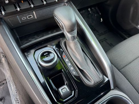 Used 2025 GMC Canyon Elevation image 26