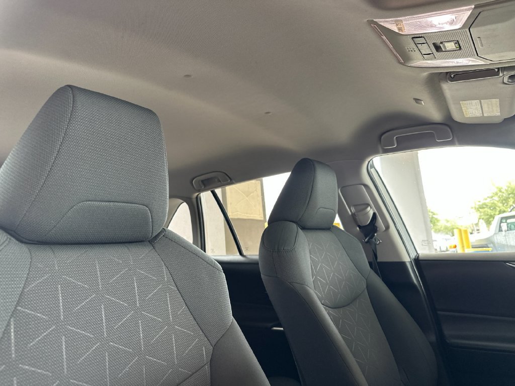 Used 2023 Toyota RAV4 XLE AWD/4WD image 16