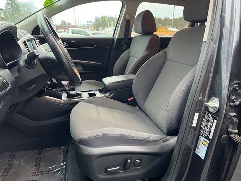 Used 2020 Kia Sorento LX w/ LX I4 Convenience Package image 14