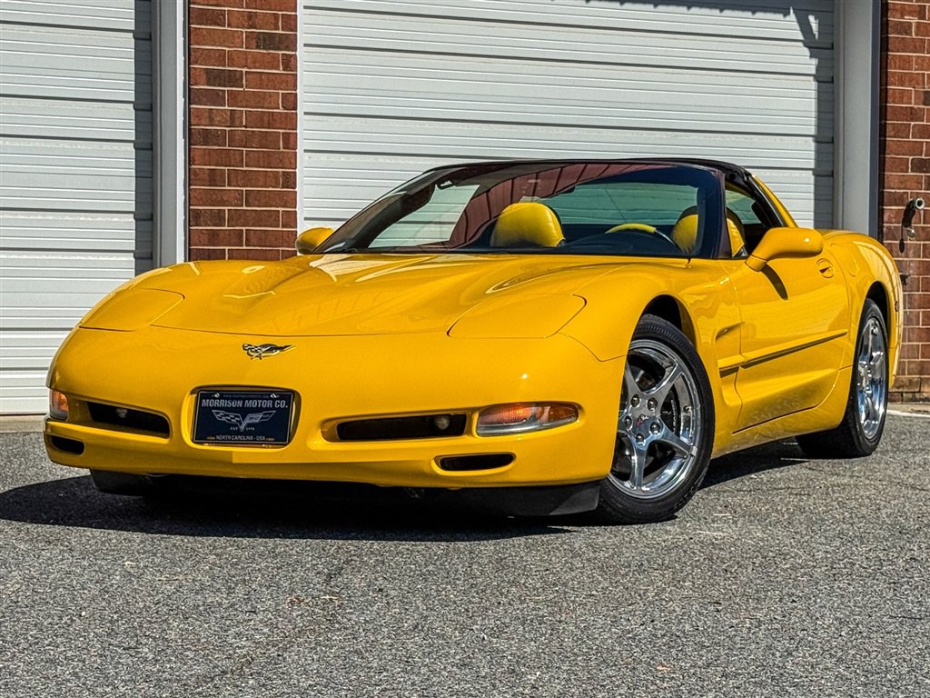 Used 2003 Chevrolet Corvette Coupe w/ Preferred Equipment Group RWD image 11