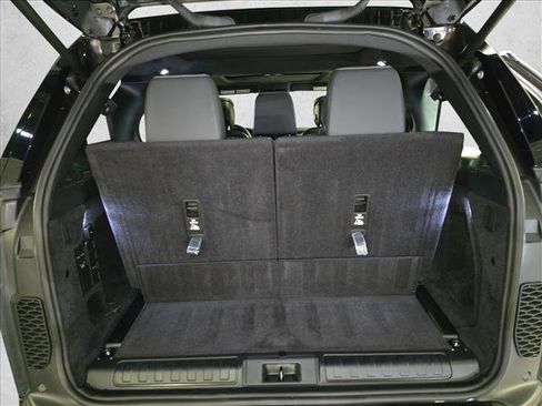 Certified 2024 Land Rover Discovery Dynamic SE image 13