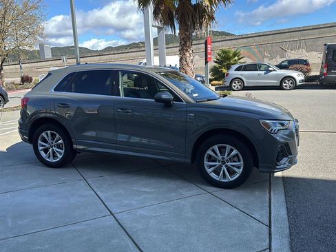 Certified 2025 Audi Q3 2.0T Premium image 5