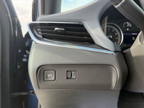 Used 2022 Buick Enclave Essence image 21