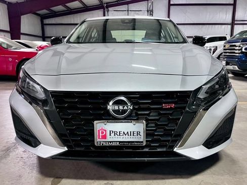 Used 2024 Nissan Altima 2.5 SR FWD image 8