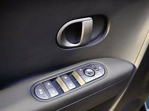 Certified 2025 Hyundai Ioniq 5 SEL image 28