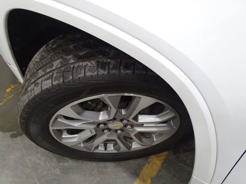Used 2020 Chevrolet Traverse Premier image 55