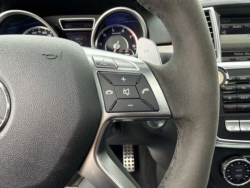 Used 2014 Mercedes-Benz GL 63 AMG 4MATIC image 29