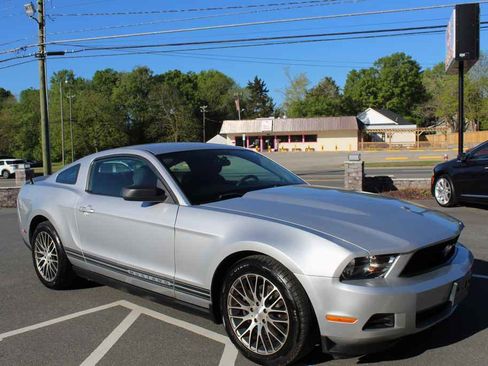 Used 2012 Ford Mustang Coupe image 3