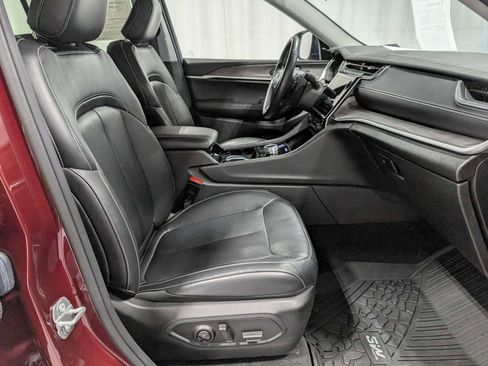 Used 2022 Jeep Grand Cherokee Limited image 40