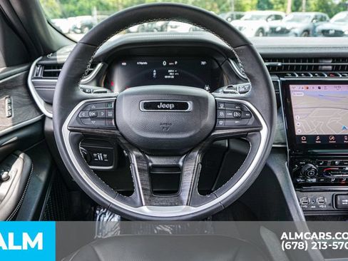 Used 2025 Jeep Grand Cherokee Limited w/ Luxury Tech Group II RWD image 27