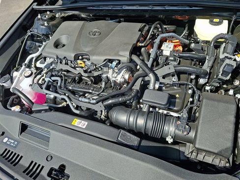 Used 2026 Toyota Camry SE FWD image 30