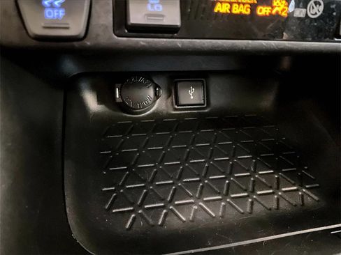 Used 2022 Toyota RAV4 XLE image 26