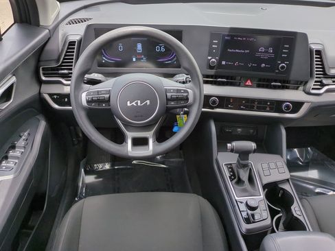 Certified 2025 Kia Sportage LX FWD image 16