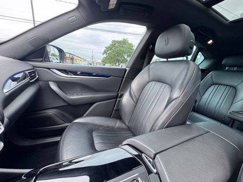 Used 2021 Maserati Levante AWD/4WD image 15