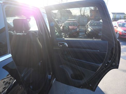 Used 2018 Jeep Grand Cherokee Limited image 30