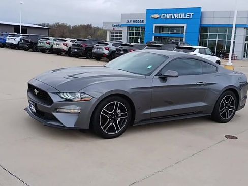 Used 2022 Ford Mustang Premium image 4
