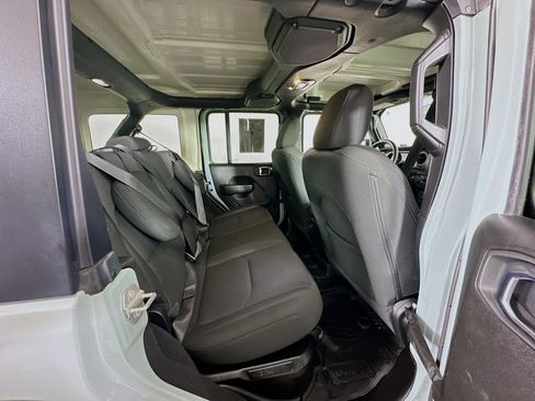 Used 2023 Jeep Wrangler Unlimited w/ Cold Weather Group AWD/4WD image 28