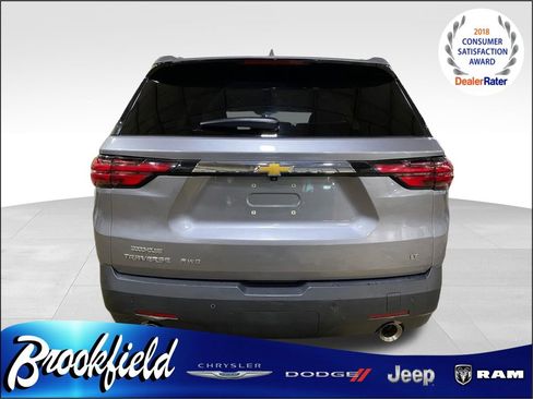 Used 2023 Chevrolet Traverse LT image 3