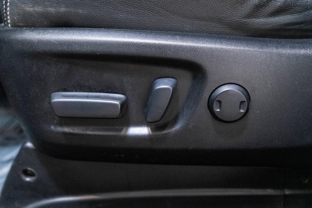 Used 2017 Toyota Sienna SE FWD image 21