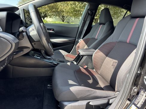 Used 2024 Toyota Corolla SE FWD image 15