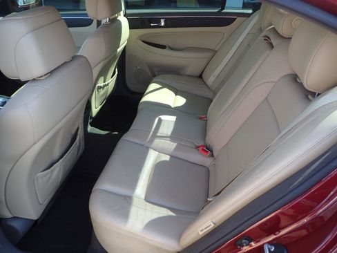 Used 2011 Hyundai Genesis 4.6 RWD image 11