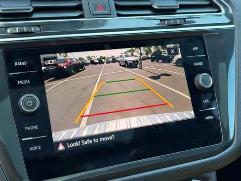 Used 2022 Volkswagen Tiguan SE FWD image 24