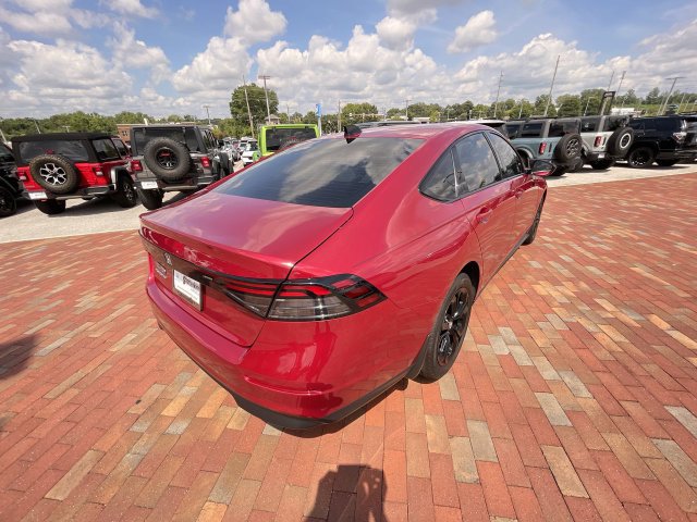 Certified 2025 Honda Accord SE image 32