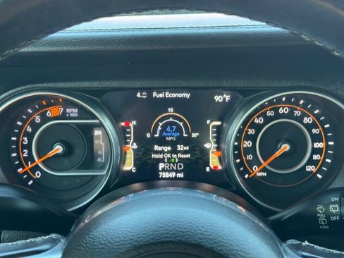 Used 2018 Jeep Wrangler Unlimited Sahara w/ Safety Group AWD/4WD image 53