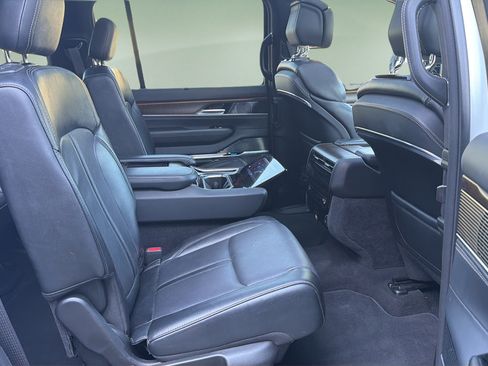 Used 2024 Jeep Grand Wagoneer L 4WD image 18
