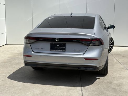 Used 2023 Honda Accord Touring image 6