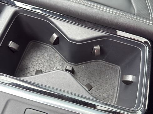 Used 2024 Nissan Pathfinder Platinum w/ Cargo Package image 33