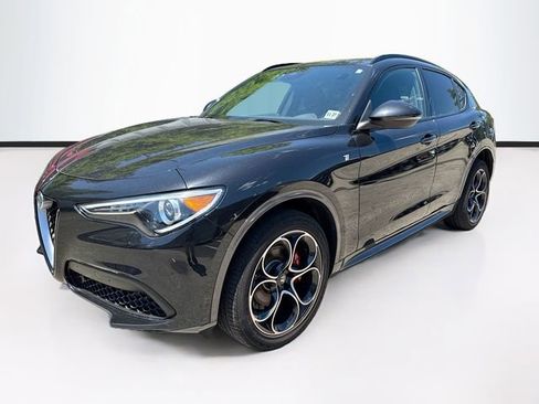 Used 2023 Alfa Romeo Stelvio Ti AWD/4WD image 3