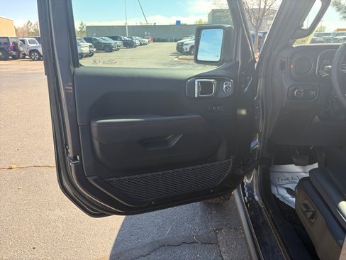 New 2026 Jeep Wrangler Unlimited Rubicon AWD/4WD image 18