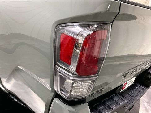 Certified 2022 Toyota Tacoma 4x4 Double Cab image 29