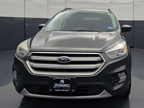 Used 2017 Ford Escape SE w/ SE Leather Comfort Package AWD/4WD image 24