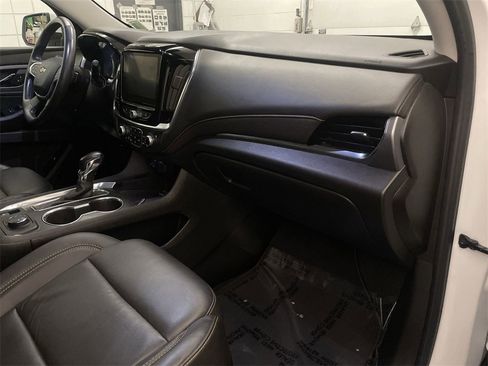 Used 2021 Chevrolet Traverse Premier image 23