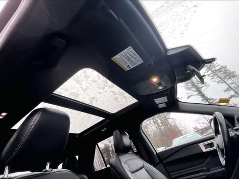 Used 2020 Ford Explorer XLT w/ Equipment Group 202A image 14