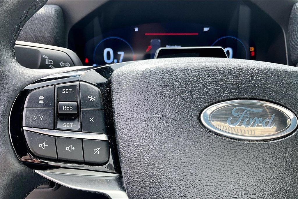Used 2025 Ford Explorer Platinum w/ LUX Leather Package AWD/4WD image 23