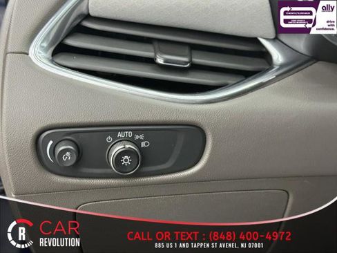 Used 2021 Chevrolet Malibu LT image 35