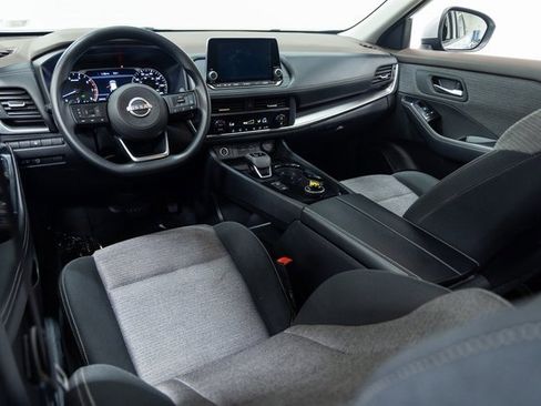 Used 2023 Nissan Rogue SV image 22