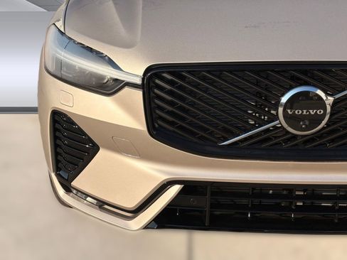 New 2026 Volvo XC60 B5 Ultra w/ Climate Package image 11