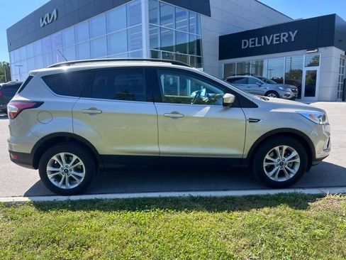 Used 2018 Ford Escape SEL AWD/4WD image 4